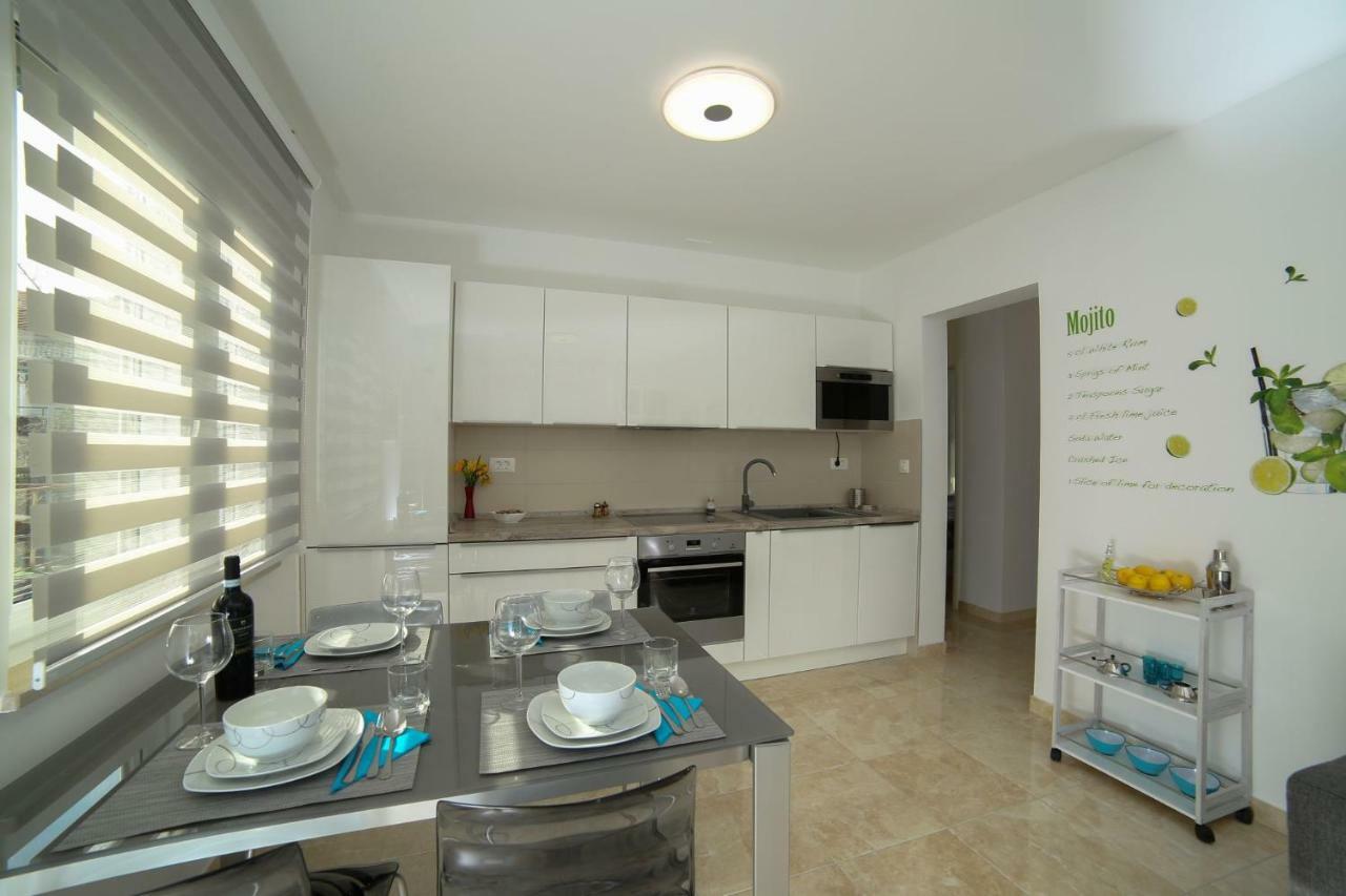 Amazing luxury 4star apartment Laura Supetar Bagian luar foto