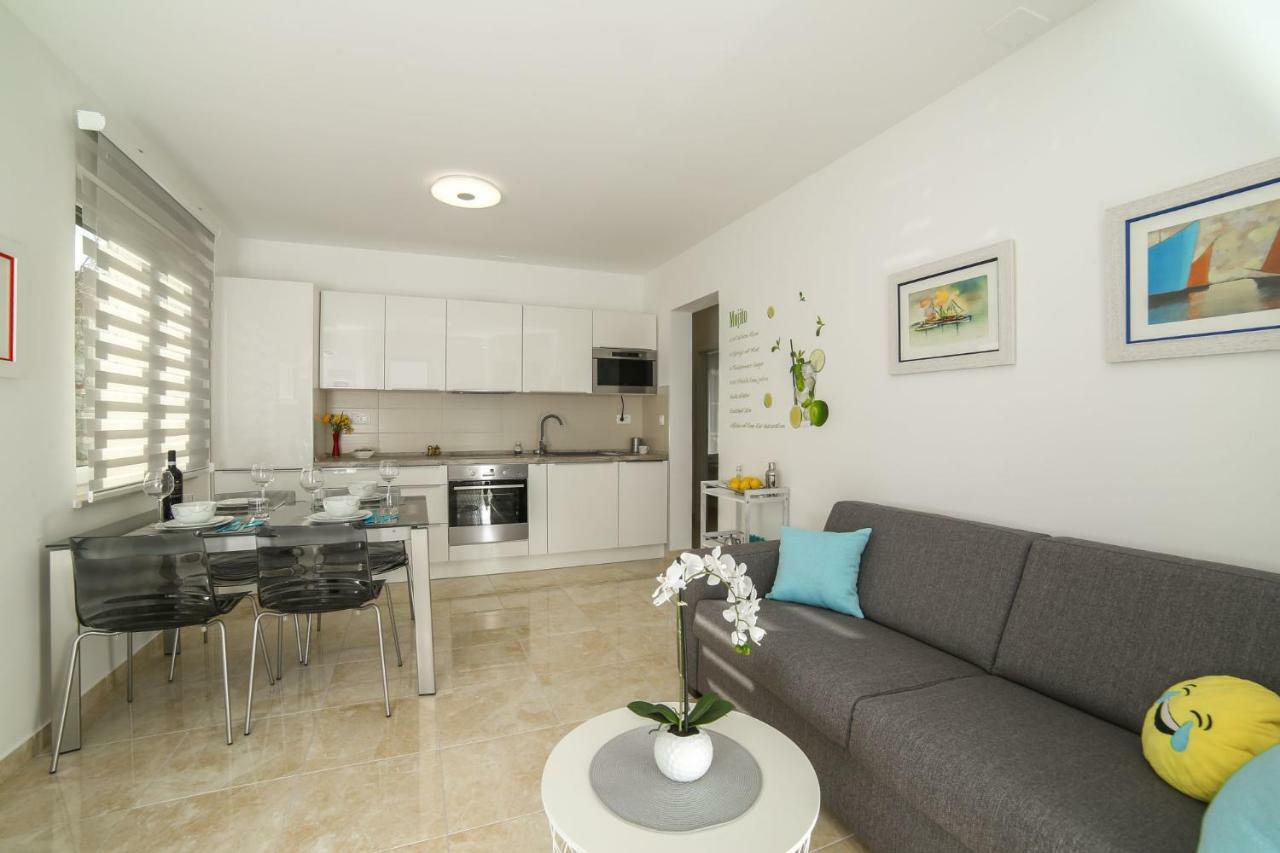 Amazing luxury 4star apartment Laura Supetar Bagian luar foto