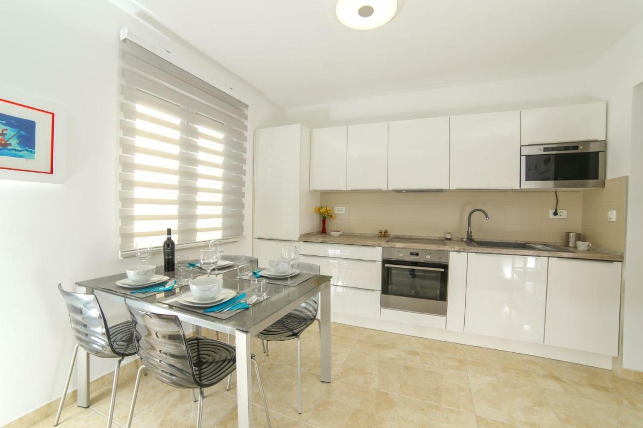 Amazing luxury 4star apartment Laura Supetar Bagian luar foto